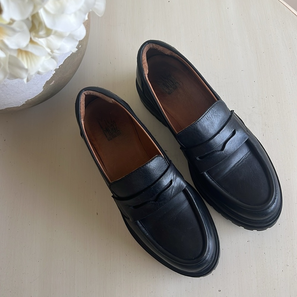 Miz Mooz Legend Black Ladies Loafers sz 38 - Picture 3 of 11